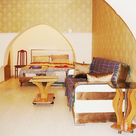 Apartment In Old City Баку Экстерьер фото